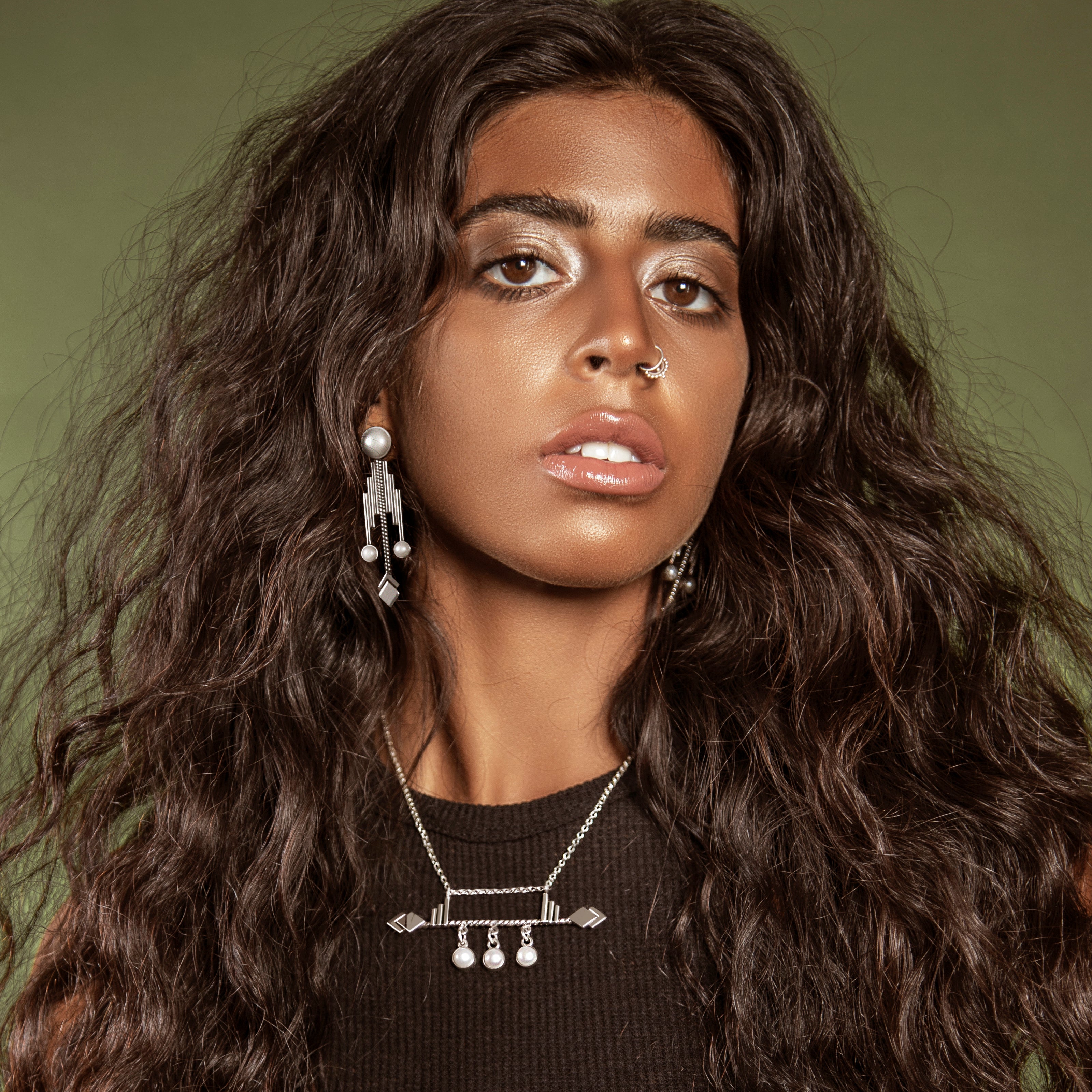 Diagonal Rising Necklace